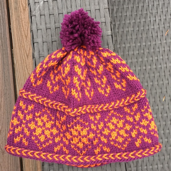 Hand Knit Nordic Hat/Toque - Picture 4 of 4